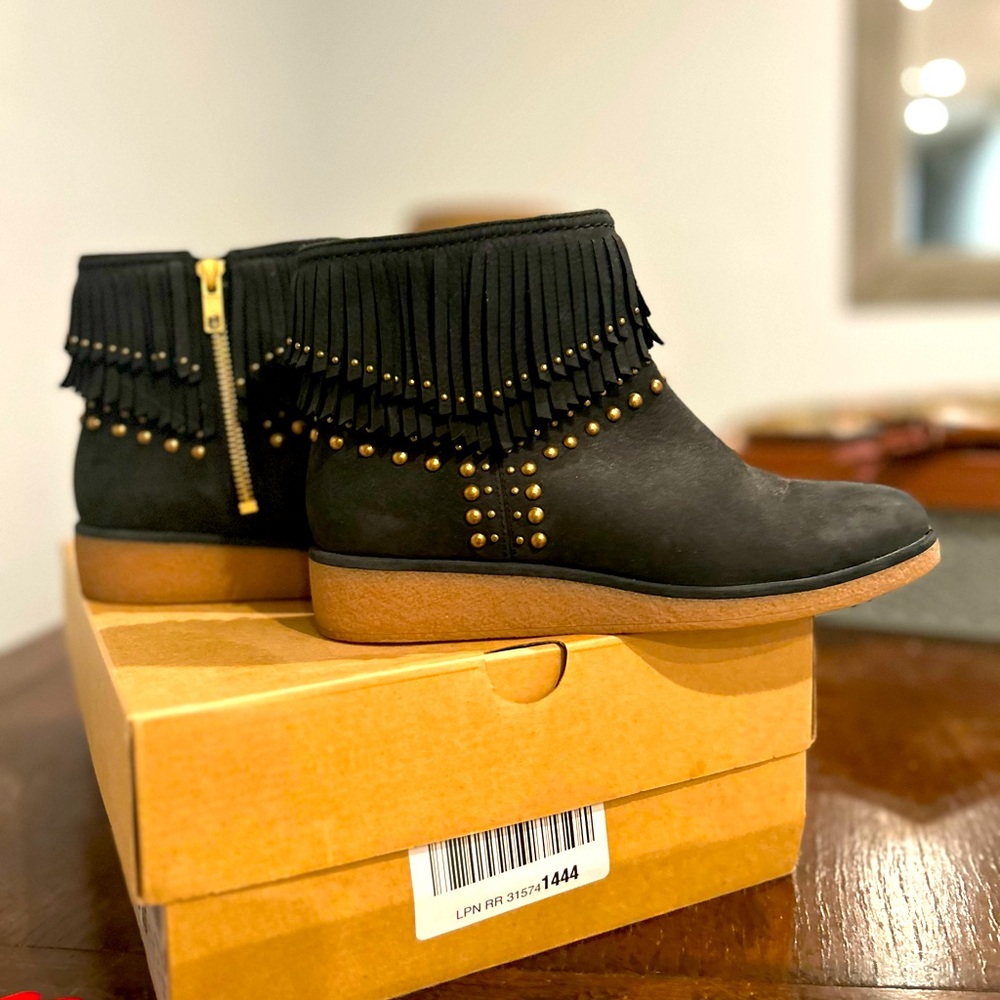 NEW W/O BOX UGG 1018638 WOMEN'S ARIANE FRINGE/STUDDED LEATHER ANKLE BOOTS 6 BLK